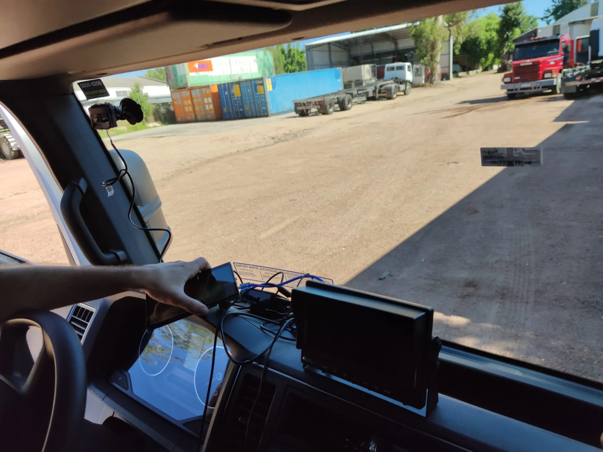 La primera prueba en un camión: el dispositivo montado y el sistema corriendo antes de salir.