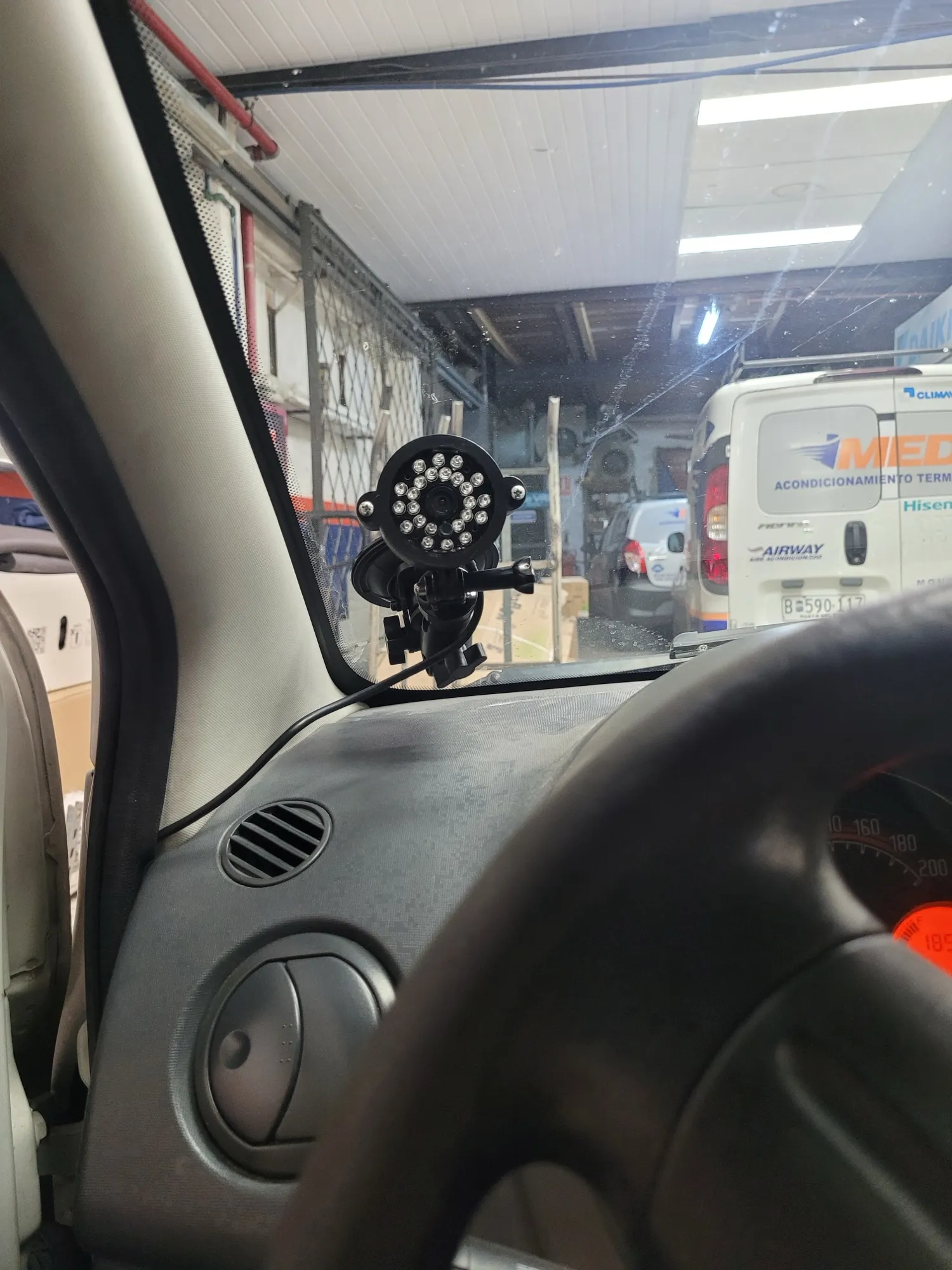 La versión desplegada del equipo: más compacta que el primer prototipo, todavía lejos de un producto industrializado.